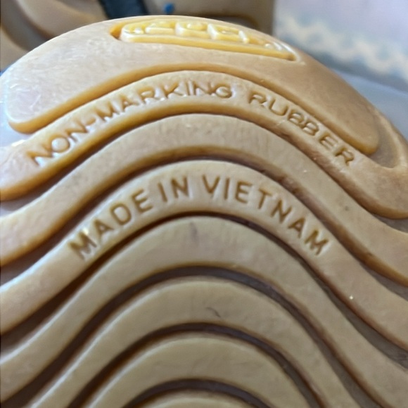 KEEN Yogui Arts Clogs / slip on - Picture 9 of 11